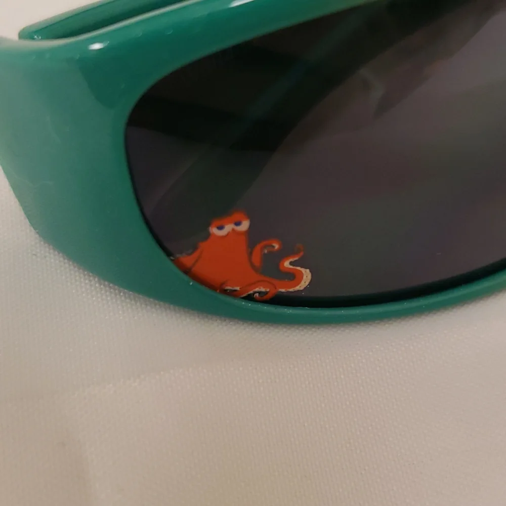 Disney Finding Dory Wrap Sunglasses Green Kids Boys Girls OS NWT